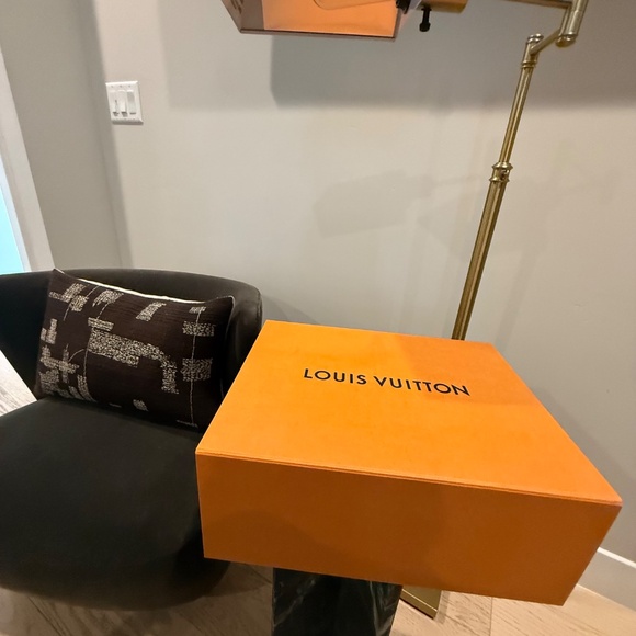 *SOLD* LV Trainer Sneaker - Picture 5 of 7